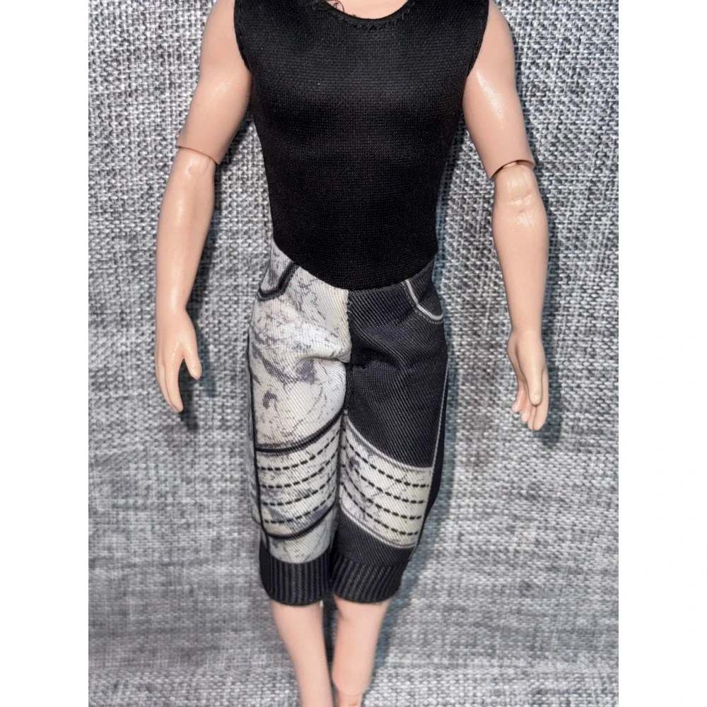 Disney Descendants Ben Doll Isle of the Lost Brown Hair 11 Inch Action Figure